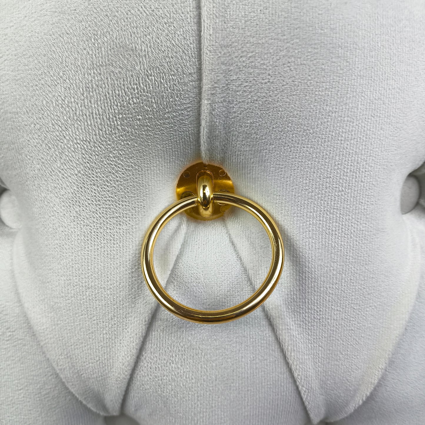 Silla terciopelo BELINDAV01 color beig claro, patas de metal dorado