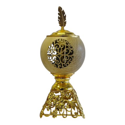Incensário árabe dourado com detalhe de pena — Design esférico de luxo