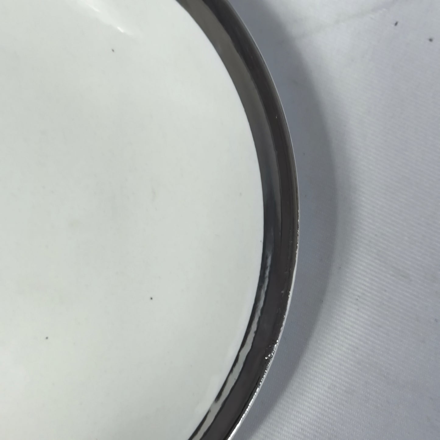 🥣 Set de Sopera de Porcelana Premium con Borde Plateado 2,7L