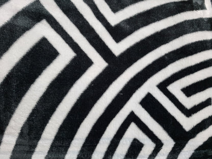 Raschel Blanket 220 x 240 cm – 2 kg – 100% Polyester