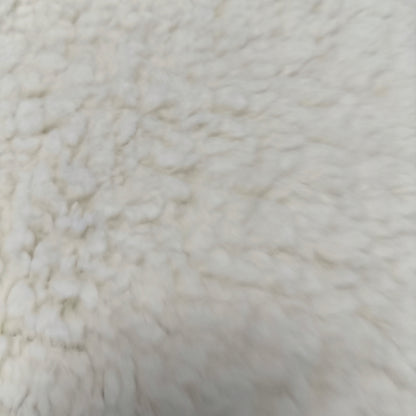 Edredón Aterciopelado con Borreguito MODELO TRAMA DE CANALÉ TRENZADO - COLOR CREMA