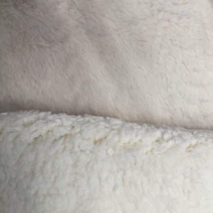 Edredón Aterciopelado con Borreguito MODELO TRAMA DE CANALÉ TRENZADO - COLOR CREMA