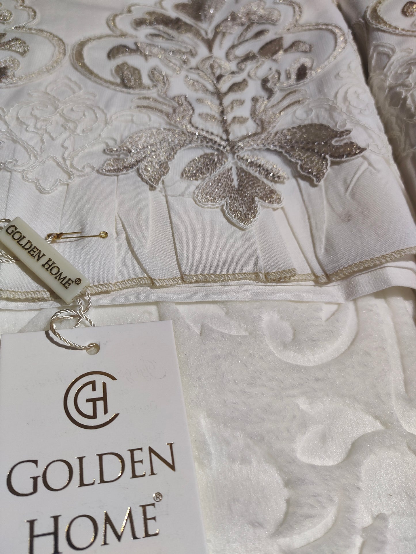 Juego de Cama para Ajuar "Gabriella" – Lujo y Distinción para tu Dormitorio - COLOR CREMA