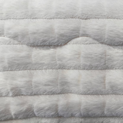 Edredão Acolchoado com Carneirinha – COR CINZENTA – Elegância e Conforto Absoluto