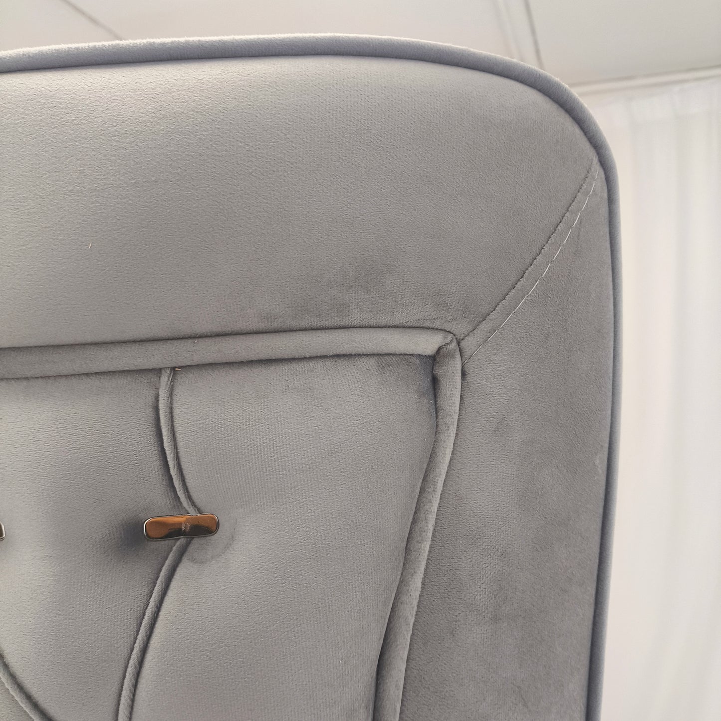 🩶✨ Clower 05 Chair in LIGHT GREY (Pearl / Soft Smoke) with Chrome Base ✨🪞