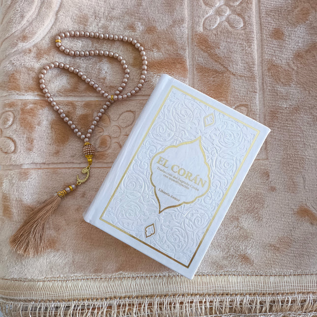 Pack Completo de Oración Islámica – Alfombra de Rezo + El Corán (Traducción al Español) + Tasbeeh a Juego