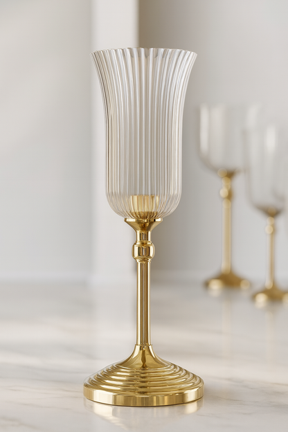 Portavelas de Cristal Acanalado con Base Dorada de Lujo