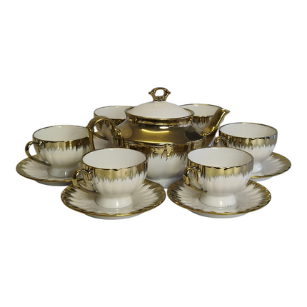 Juego de Té de Porcelana con Detalles Dorados – 6 Piezas
