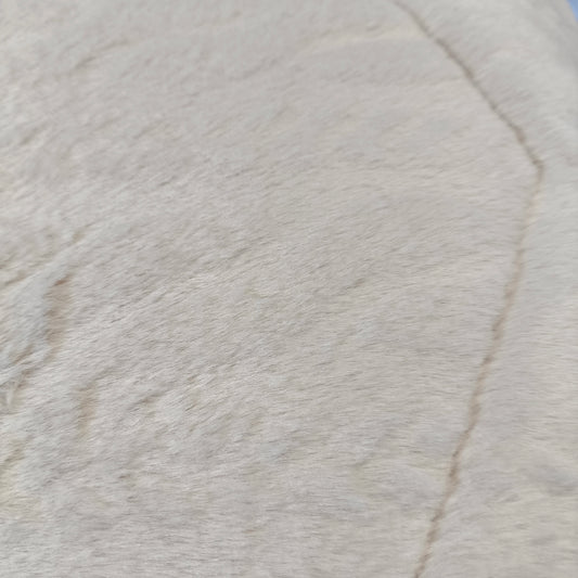 Edredón Aterciopelado con Borreguito MODELO TRAMA DE CANALÉ TRENZADO - COLOR CREMA