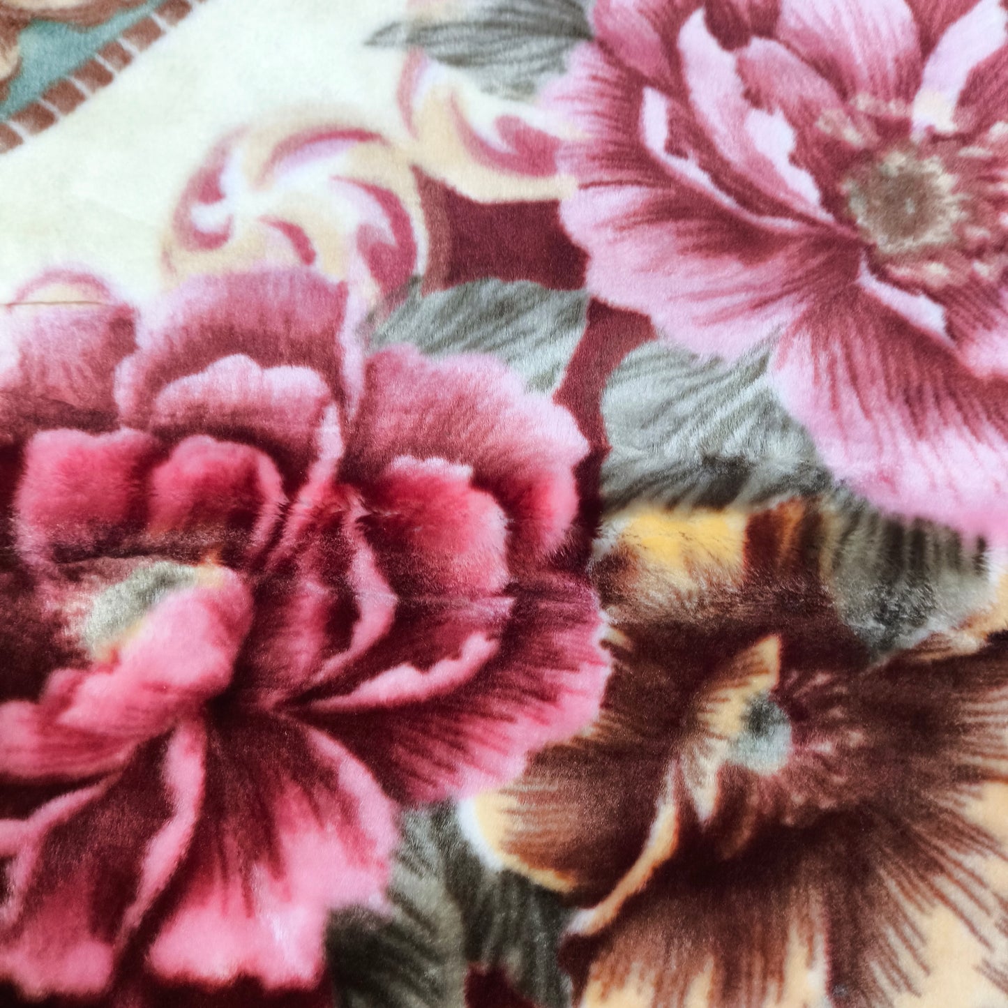 Manta de Felpa Color verde con flores - Extra Suave y Cálida para Invierno (200x230 cm, 4,5 kg)