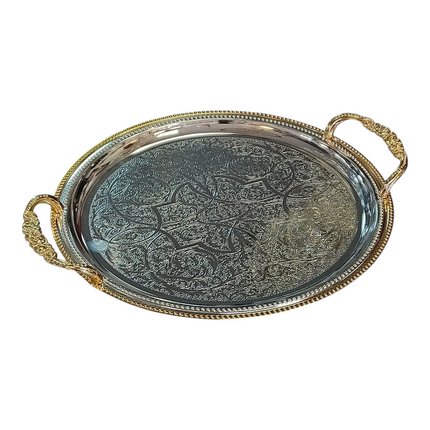 Bandeja decorativa oval bicolor em metal com pegas douradas.