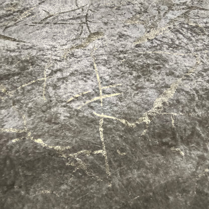 Alfombra de Salón Efecto Mármol 160x220 cm – Acabados Dorado o Plateado