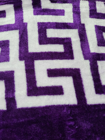 Raschel Blanket 220 x 240 cm – 2 kg – 100% Polyester