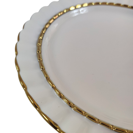 🍽️ Set of 8 Flat Plates with Gold Rim Ø20.9cm – Elegant and Wavy Design