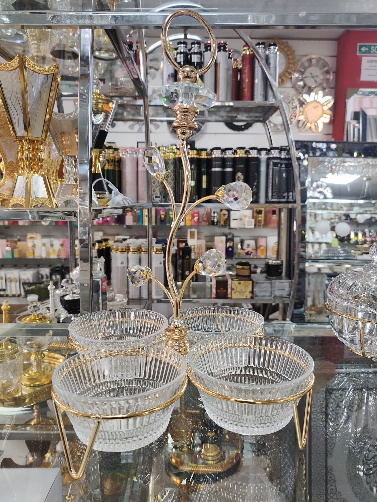 Soporte con dos vasos pequeños