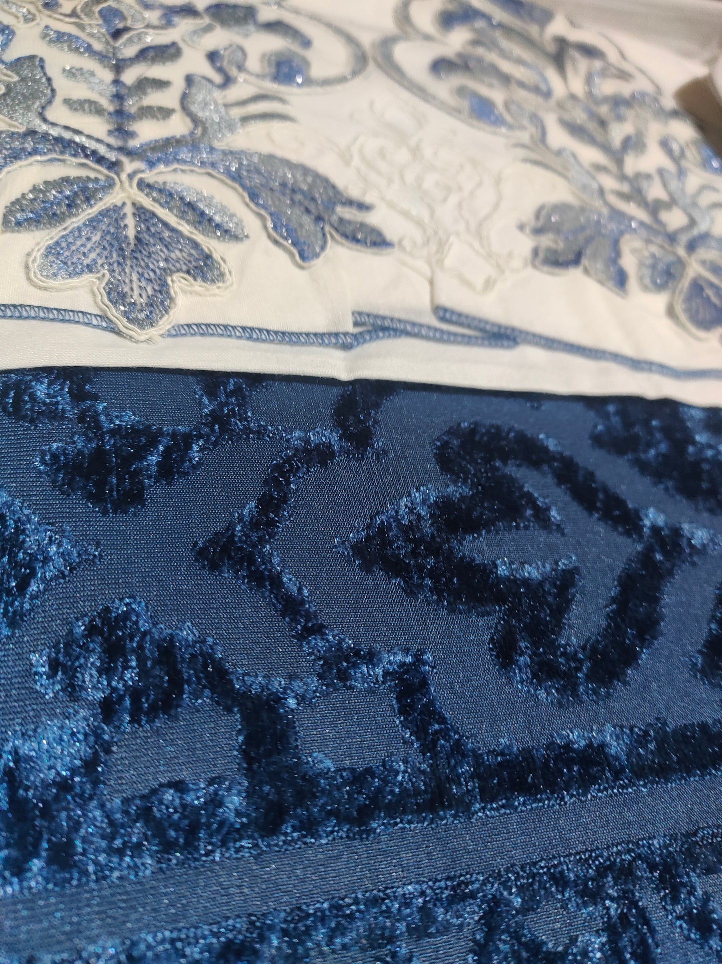 Juego de Cama para Ajuar "Gabriella" – Lujo y Distinción para tu Dormitorio - COLOR AZUL