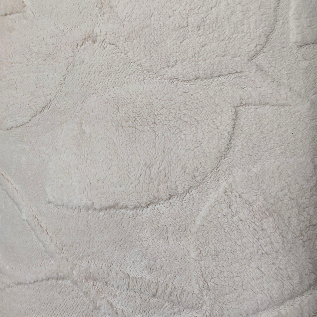 Quilt with Sherpa Lining, Embossed Leaf Pattern – 230 x 250 cm – Cream Color