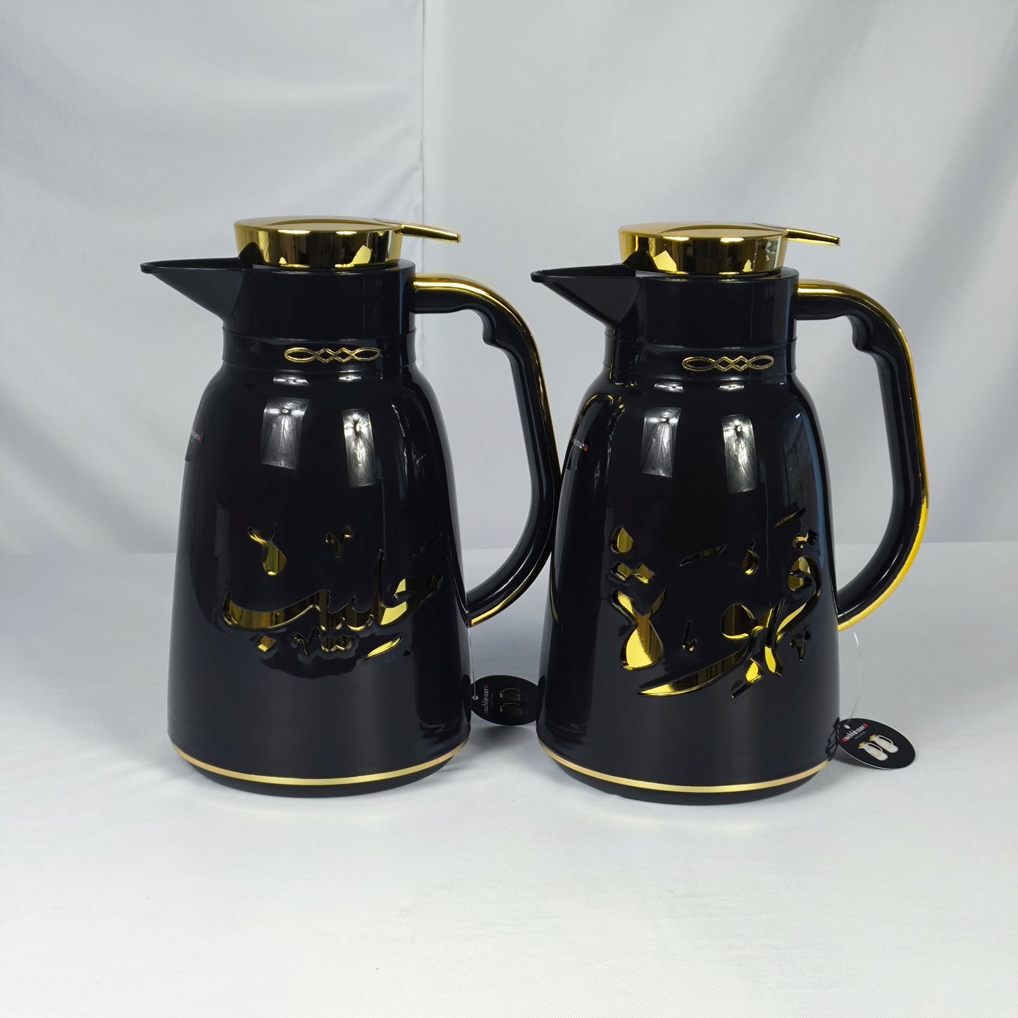 Set de 2 termos tipo jarra (Negro + Dorado) ✨