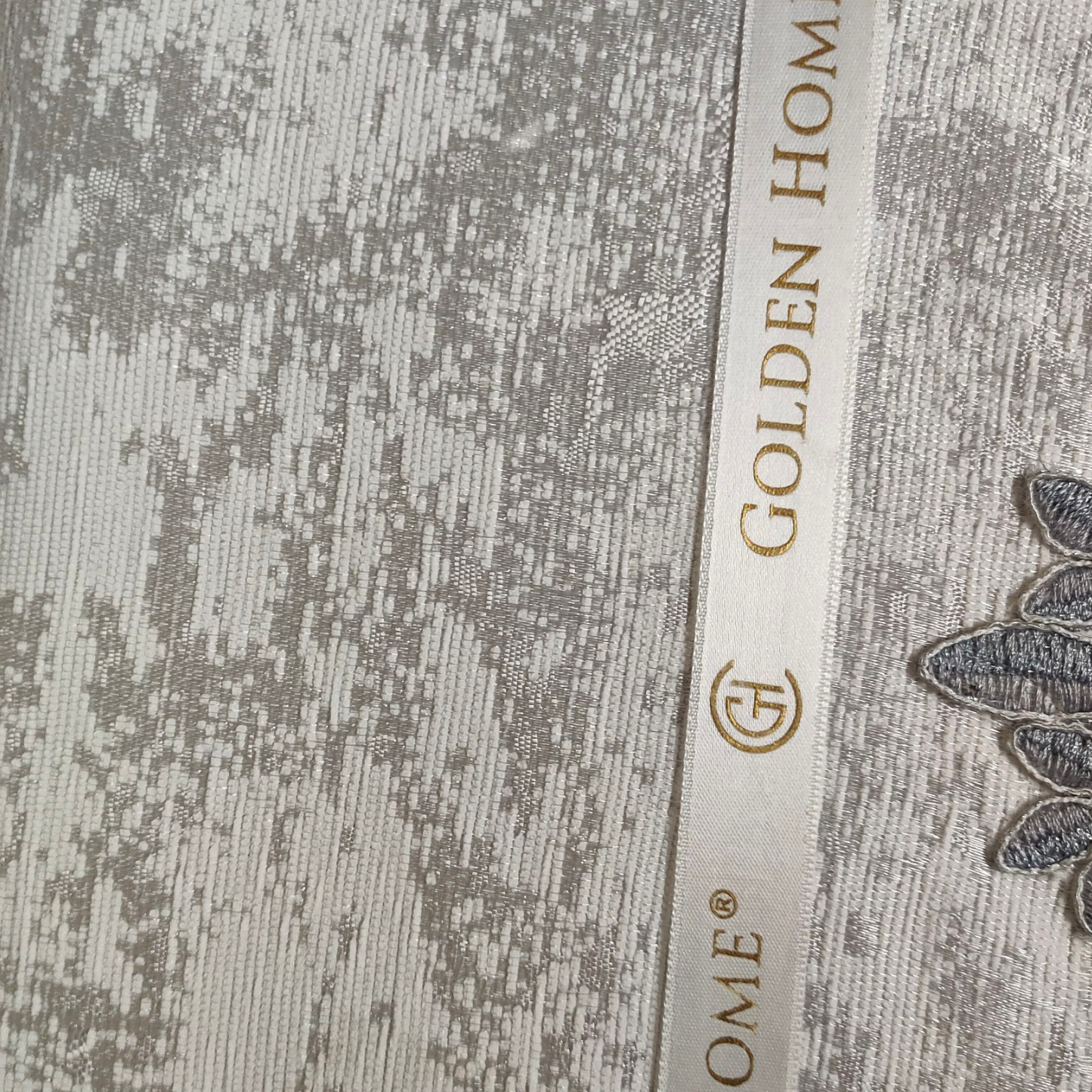 Juego de Cama de Lujo "Bologna" – Elegancia Clásica con Bordados en Relieve - COLOR GRIS