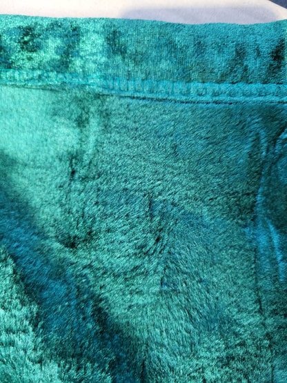 Manta Royal Eskimos 220 x 240 cm – 4 kg | Alta Calidad, Súper Suave y Cálida – 100% Poliéster - VERDE