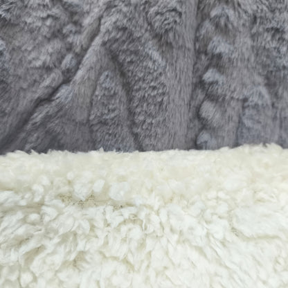 Edredón Aterciopelado con Borreguito MODELO TRAMA DE CANALÉ TRENZADO - COLOR GRIS OSCURO