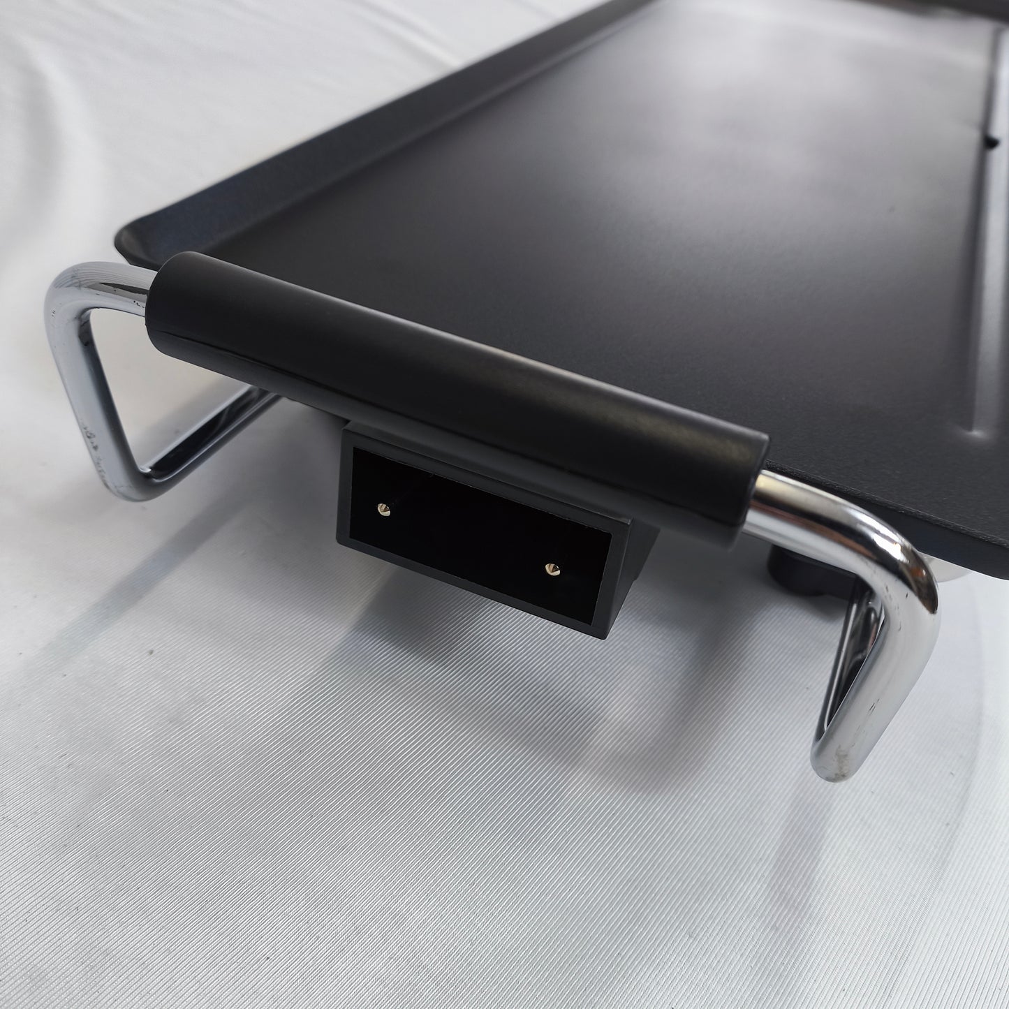 70cm Electric Griddle – 2000W Non-Stick Grill with Cool-Cool Handles | Ideal for Meat and Vegetables
