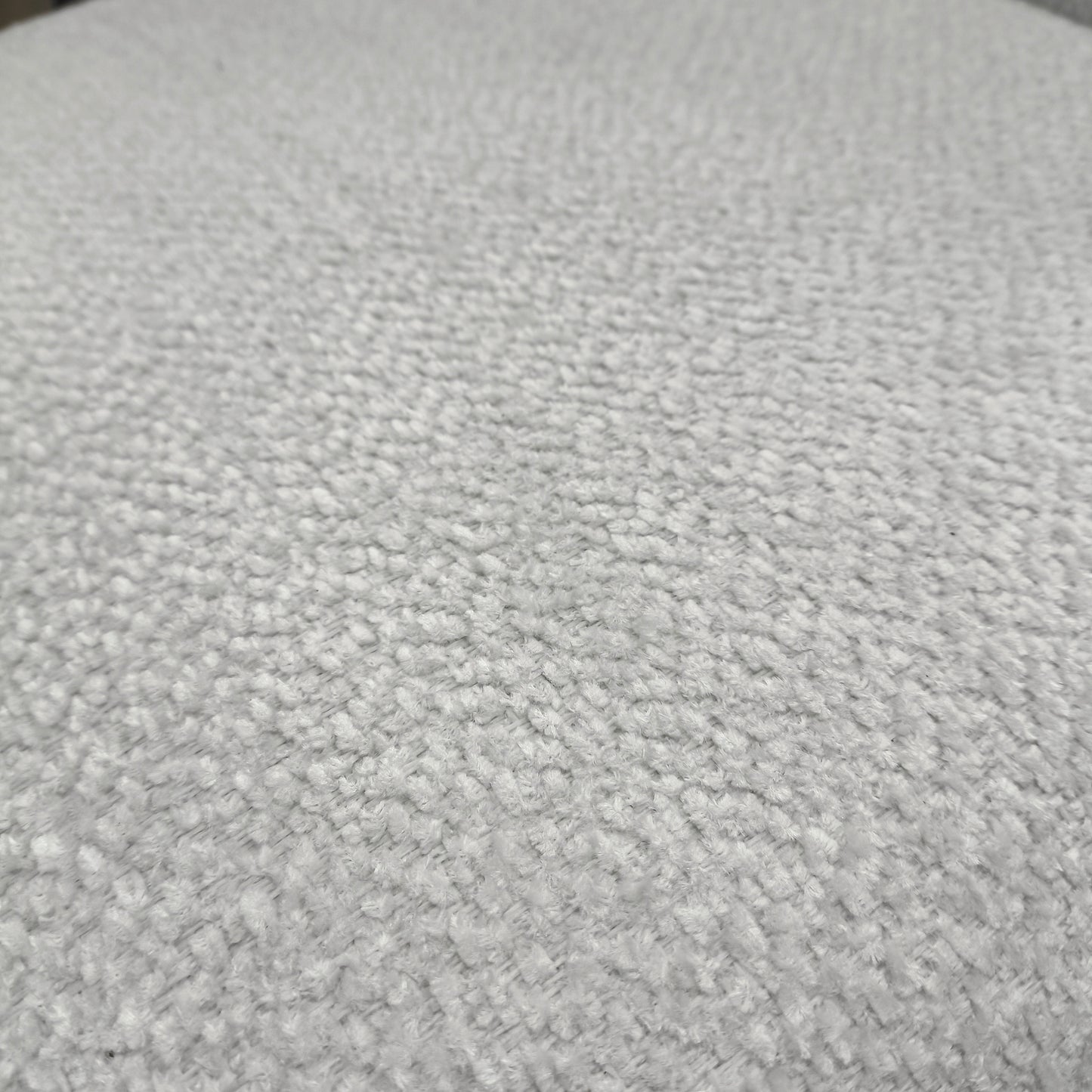 👑✨ Viyana 02 Chair in IVORY / LIGHT CREAM with Gold Base — Modern Luxury ✨💛