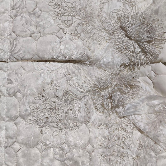 Set de Cama de Lujo "Hayal" – Cubrecama Acolchado con Encaje - COLOR CREMA