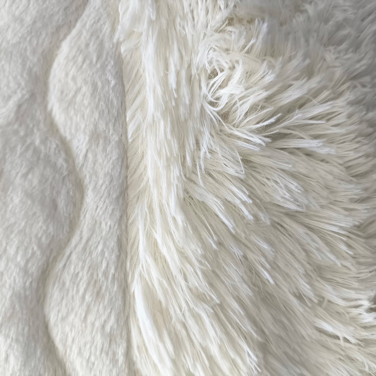 Edredón Acolchado con Borreguito – COLOR GRIS- Elegancia y Confort Absoluto