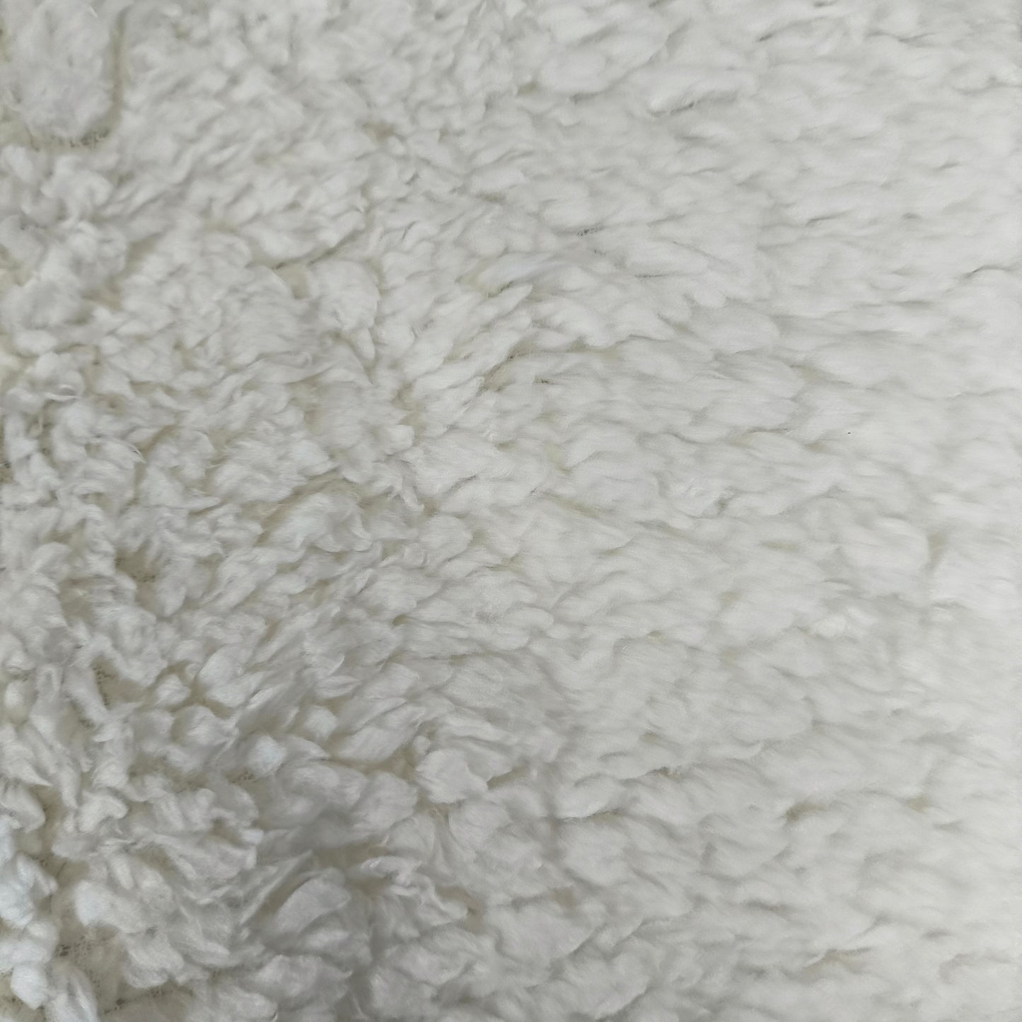 Edredón Aterciopelado con Borreguito MODELO TRAMA DE CANALÉ TRENZADO - COLOR GRIS OSCURO