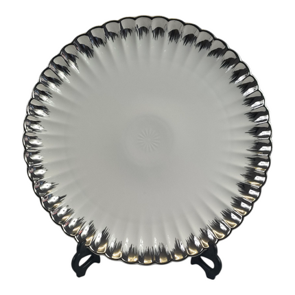 🏷 Prato decorativo em cerâmica Ø31,5 cm – Design elegante com rebordo metálico