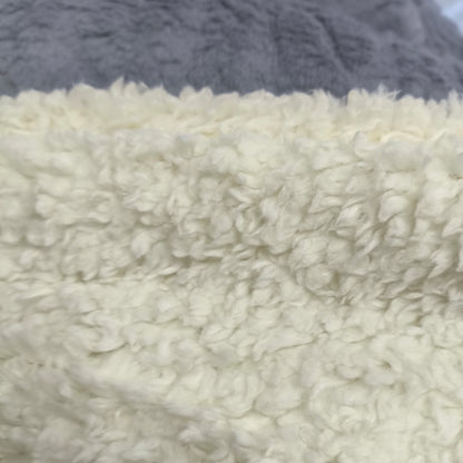 Edredón Aterciopelado con Borreguito MODELO TRAMA DE CANALÉ TRENZADO - COLOR AZUL