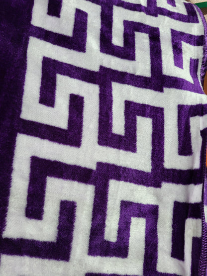 Raschel Blanket 220 x 240 cm – 2 kg – 100% Polyester
