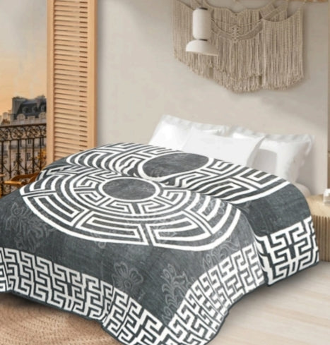 Raschel Blanket 220 x 240 cm – 2 kg – 100% Polyester