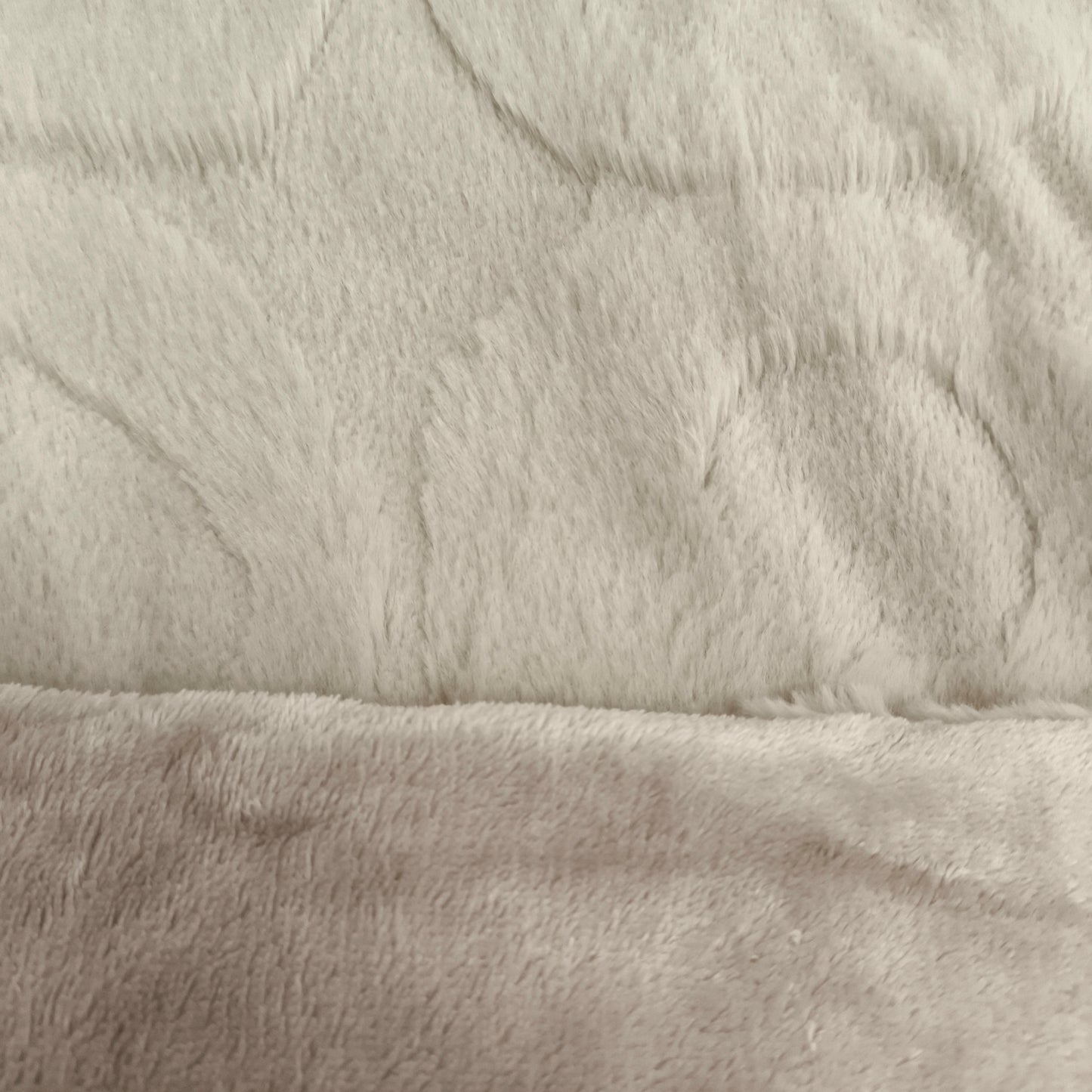 Edredón Modelo AROS – 230 x 250 cm - COLOR CREMA