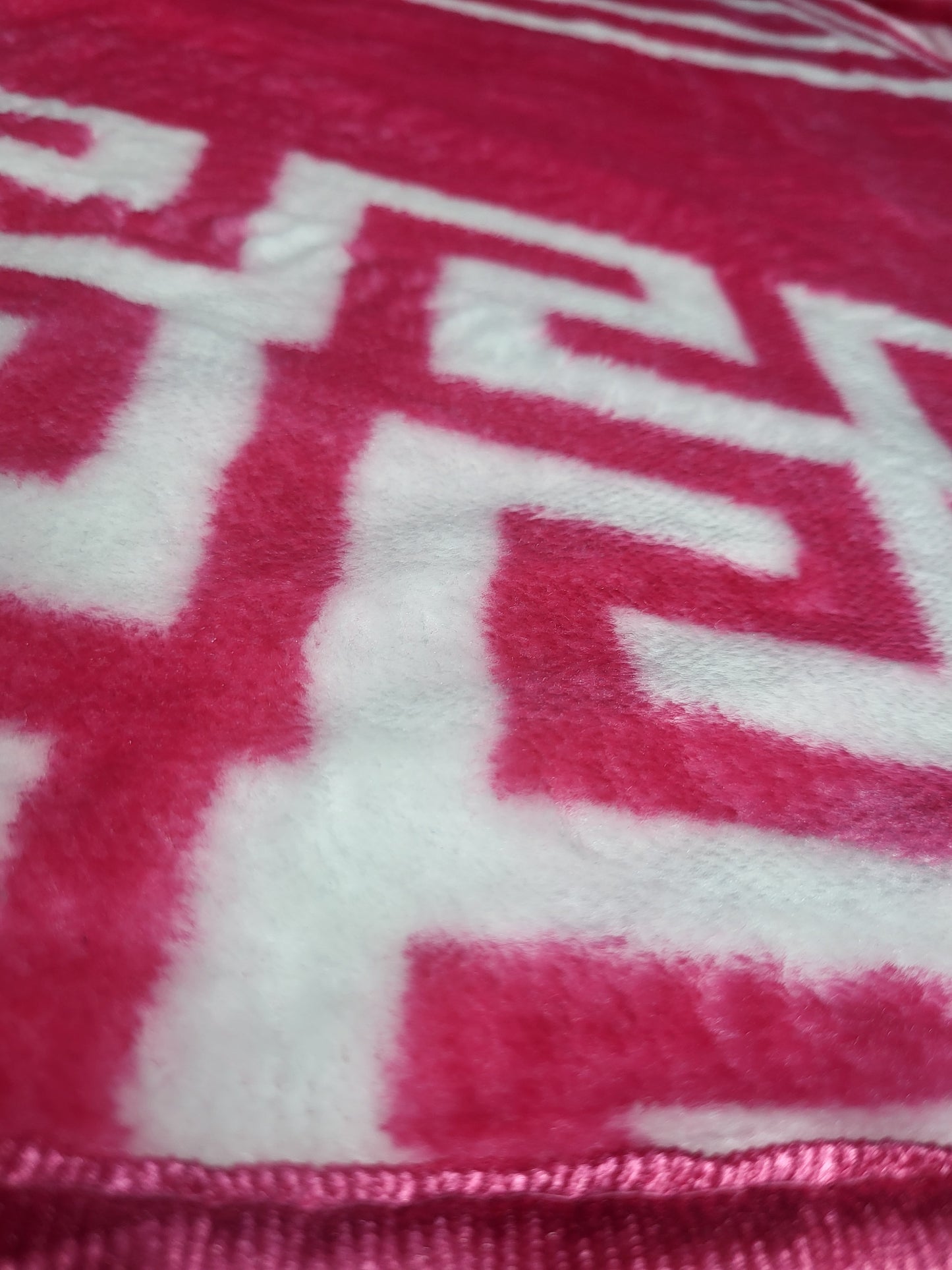 Manta Raschel 220 x 240 cm – 2 kg – 100% Poliéster