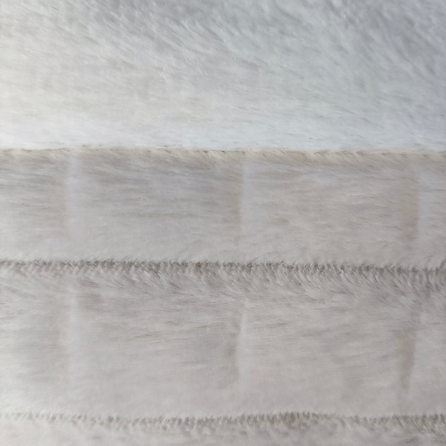 Edredão Acolchoado com Carneirinha – COR CINZENTA – Elegância e Conforto Absoluto