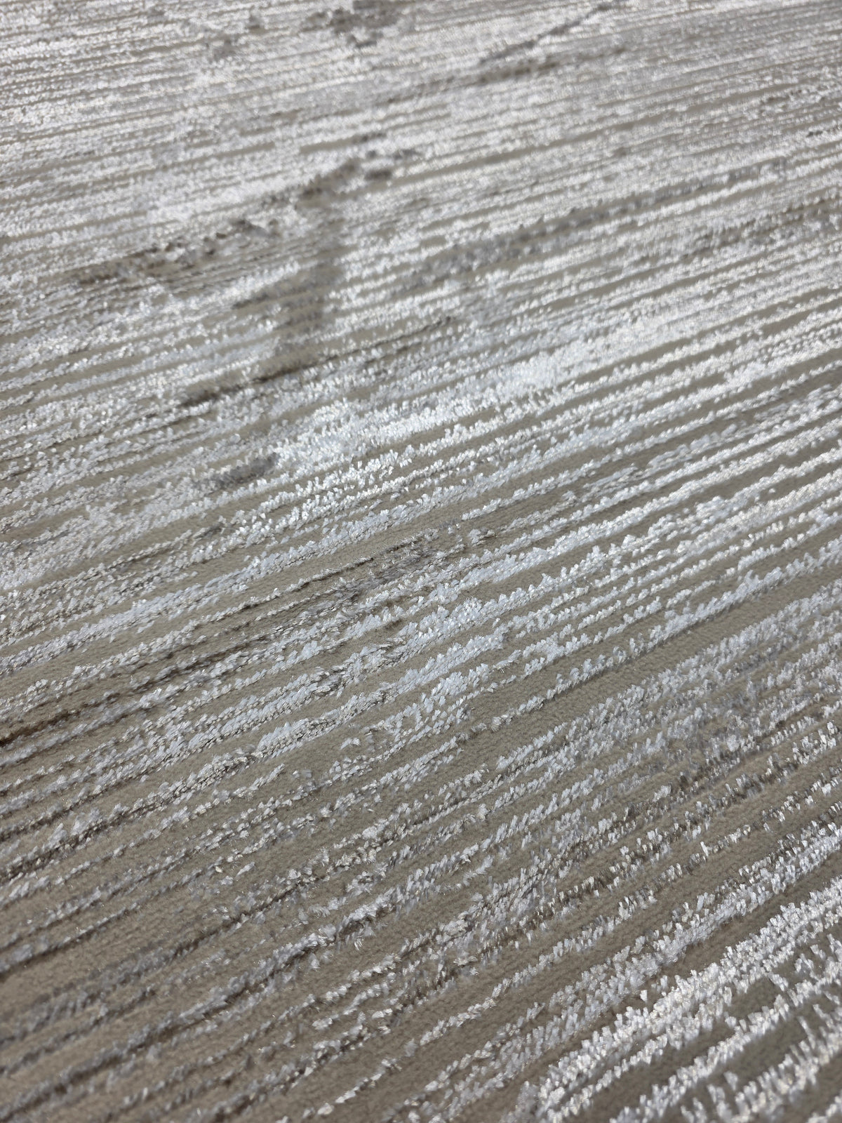 Alfombra Bruma: fotografía real de la textura y las líneas en relieve