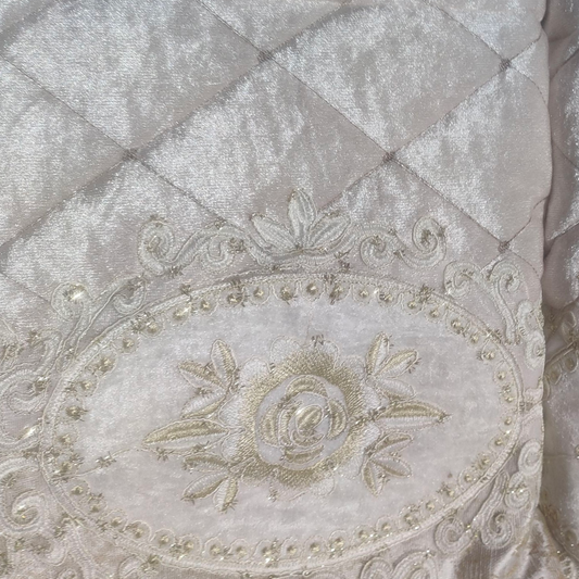 Conjunto de cama de luxo Marianna – colcha acolchoada com renda