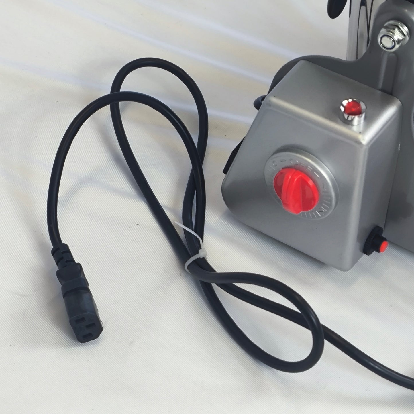 Molino Eléctrico de Alta Potencia 1800W – Capacidad 500g | 3 Cuchillas de Acero Inoxidable