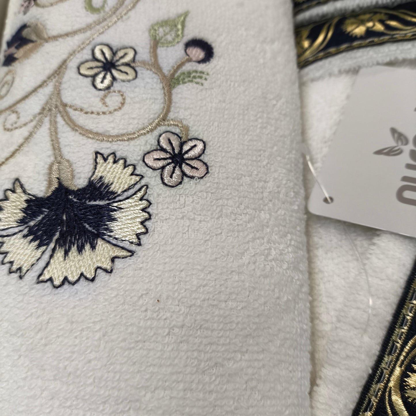 Set de Baño de Lujo 7 Piezas con Albornoz, Toallas y Zapatillas