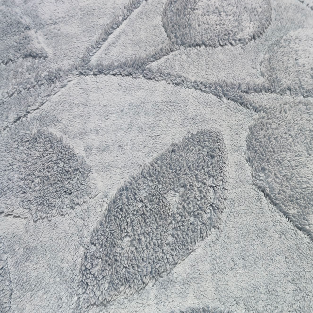 Sheepskin Quilt, Embossed Leaf Pattern – 230 x 250 cm – LIGHT GREY