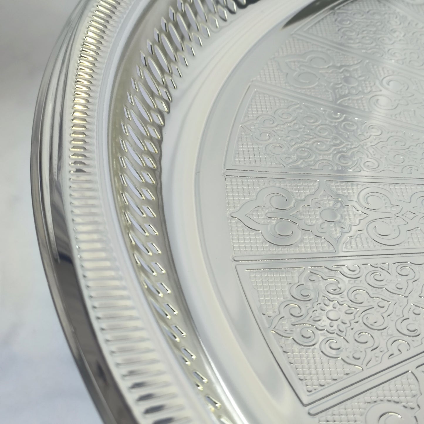 Bandeja Decorativa Redonda plateada con Patas – 45cm DIÁMETRO | Bandeja Elegante para Servir y Decorar