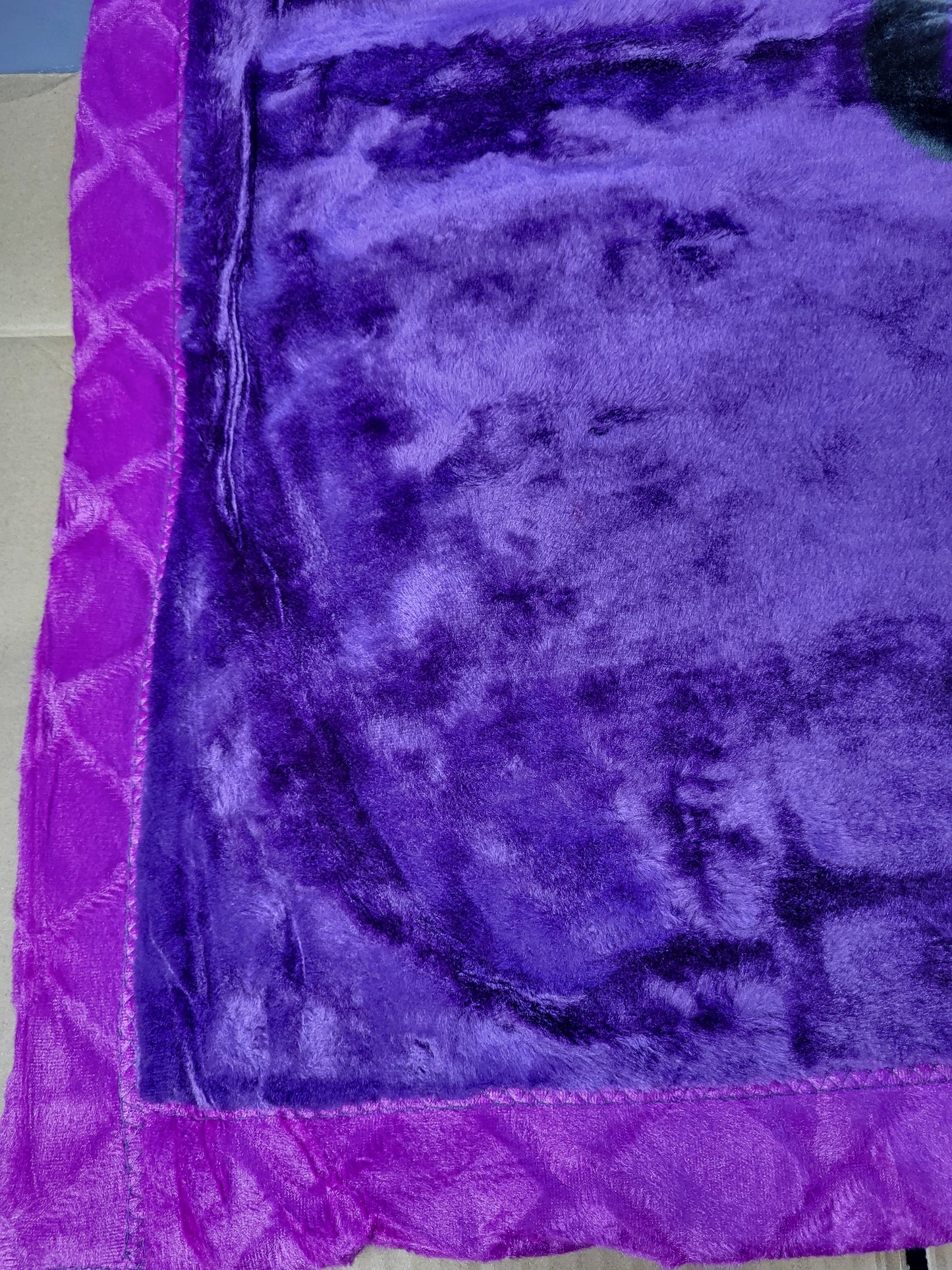 Manta Royal Eskimos 220 x 240 cm – 4 kg | Alta Calidad, Súper Suave y Cálida – 100% Poliéster - FLORES LILA