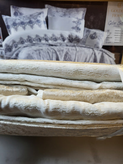 Juego de Cama para Novias "Clouds" – Elegancia y Diseño Clásico - COLOR CREMA