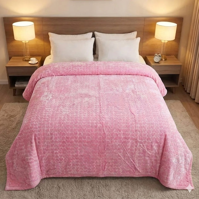 150 x 220 - Manta Rosa Súper Suave con Relieve 3D de Corazones – Tacto Terciopelo, Ribete Reforzado, Ideal Sofá o Cama - COLOR ROSA