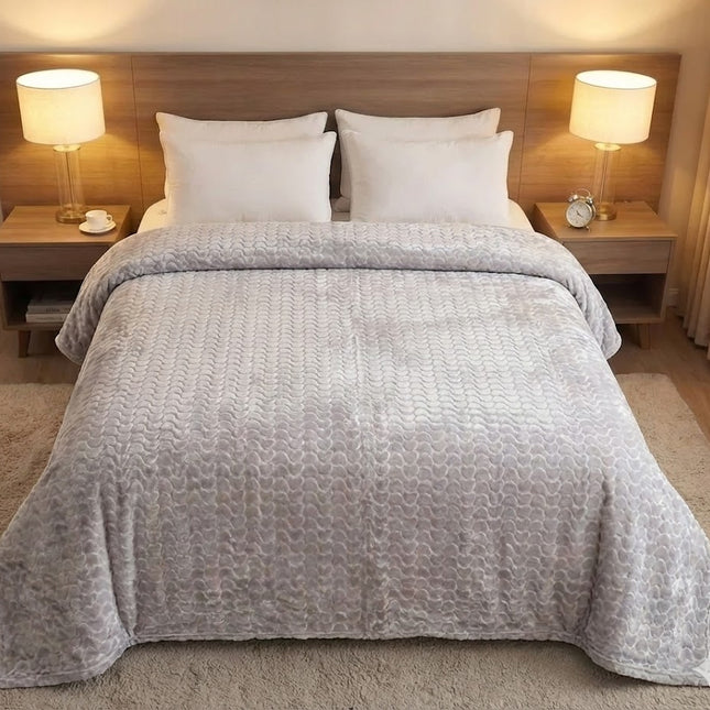 150 x 220 - Manta Rosa Súper Suave con Relieve 3D de Corazones – Tacto Terciopelo, Ribete Reforzado, Ideal Sofá o Cama - COLOR GRIS FLOJO